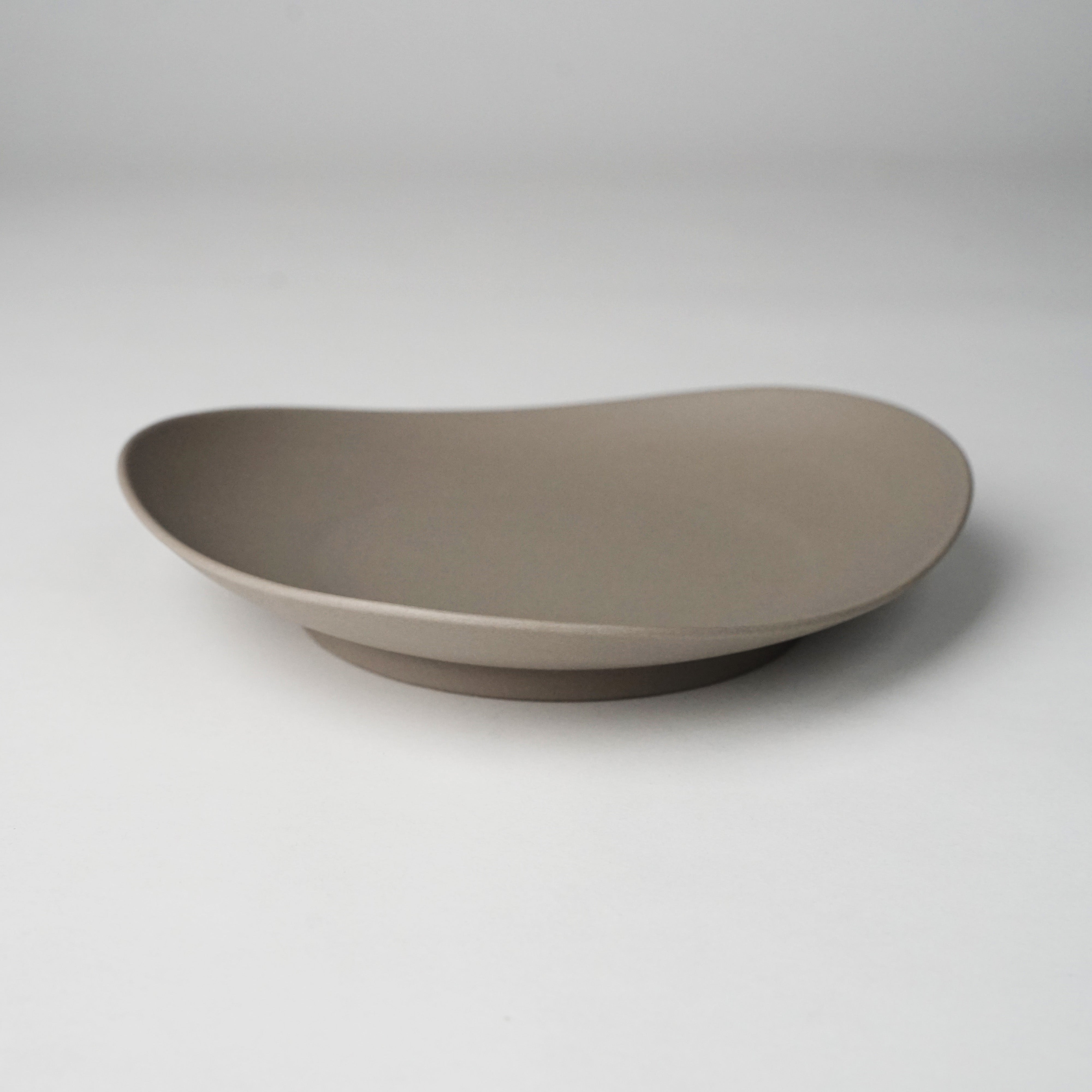SHIONARI plate 245mm 195mm イイホシユミコ SHIONARI Porcelain Plate – Motata