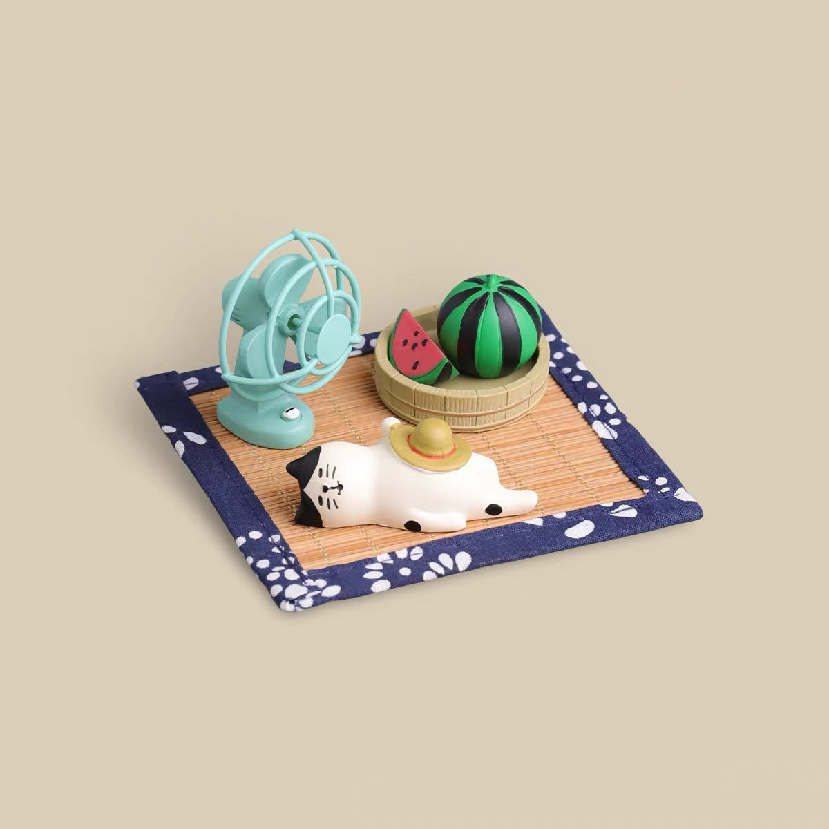 Lazy Summer Cat Miniature Set