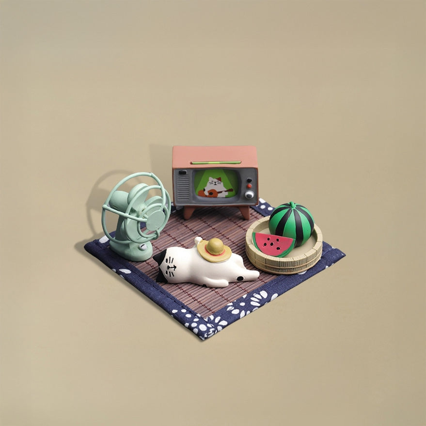 Lazy Summer Cat Miniature Set