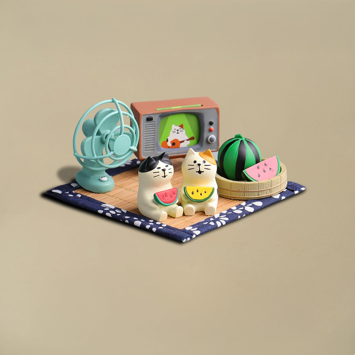 Lazy Summer Cat Miniature Set